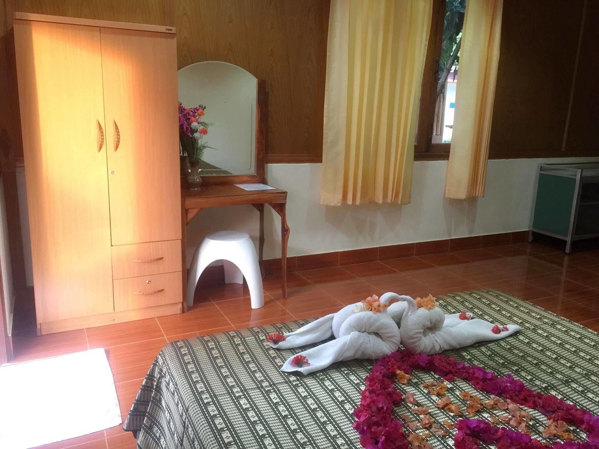 Poonsap Resort Koh Lanta Bagian luar foto