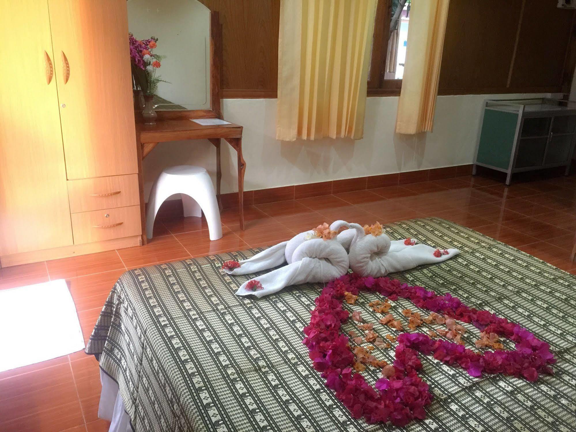 Poonsap Resort Koh Lanta Bagian luar foto